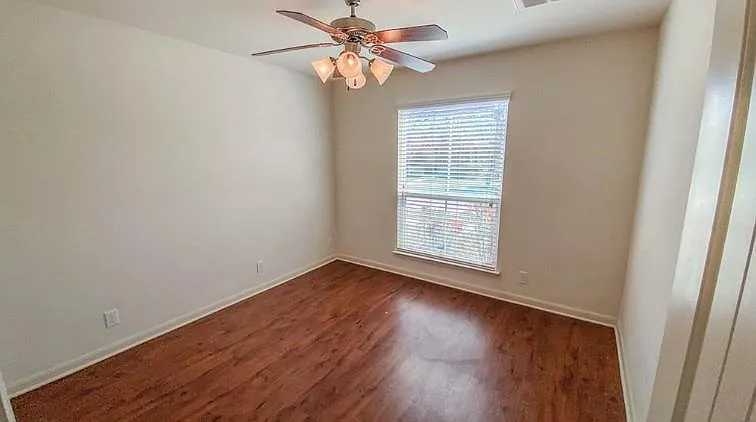 915 Alamo Plaza Dr — Photo 11