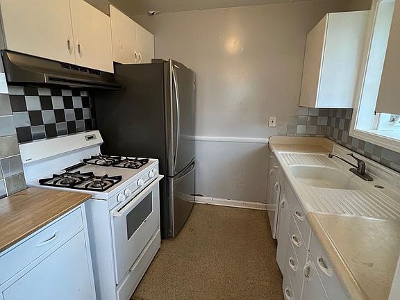 3rd image of 5908 36th Ave