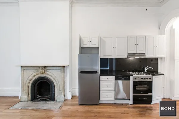 Rented by Bond New York | media 9