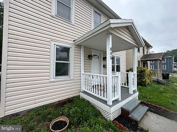 3rd image of 805 S Kent St