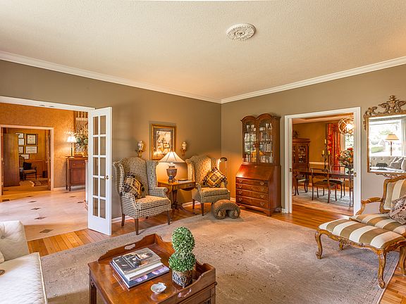 4th image of 1128 Rivercrest Dr