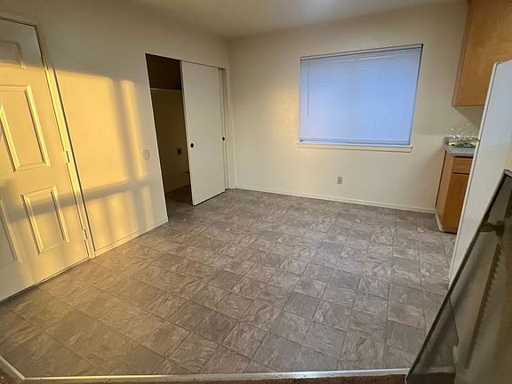 4th image of 1220 Haven Ln #4