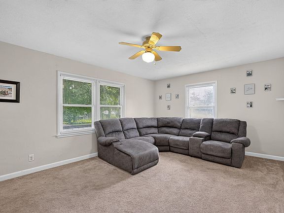 3rd image of 1431 Carroll Ave