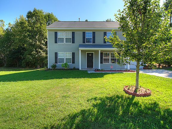 3rd image of 1110 Eastwood Dr