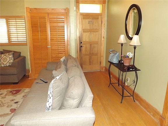 4th image of 3211 Porter Ave