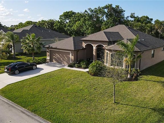 2nd image of 4563 Ashley Lake Cir