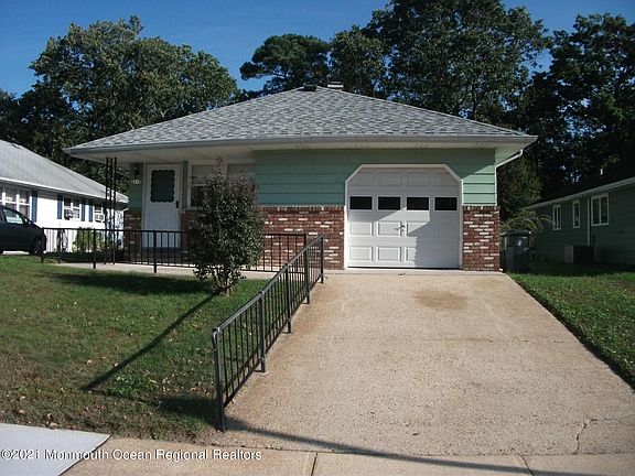 2nd image of 2097 Mount Hope Ln