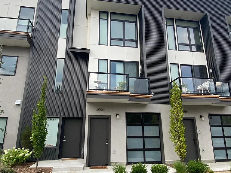 3550 N Prospect Ln — Photo 2