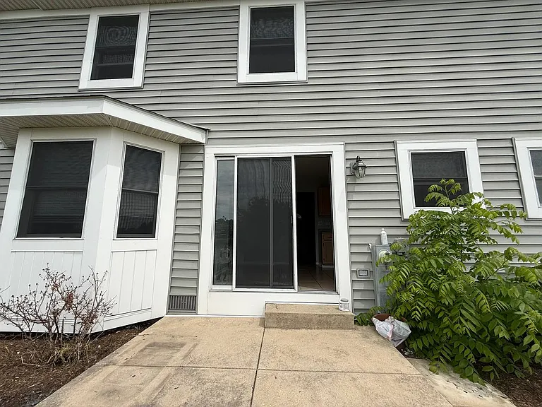 725 Daybreak Ln — Photo 14