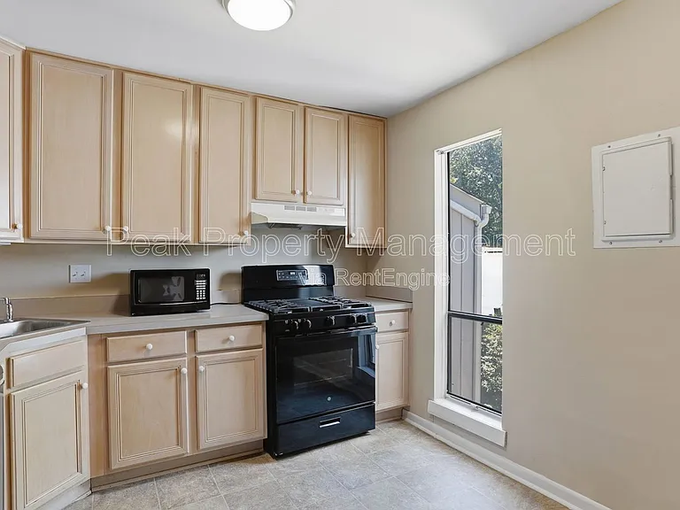 10146 Iron Mill Rd — Photo 13