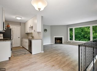 527 Broadway Ave N, Wayzata, MN 55391