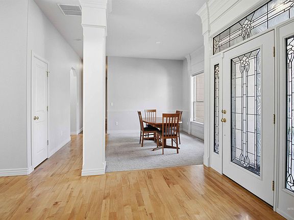 5th image of 2200 W Forest Hill Ct