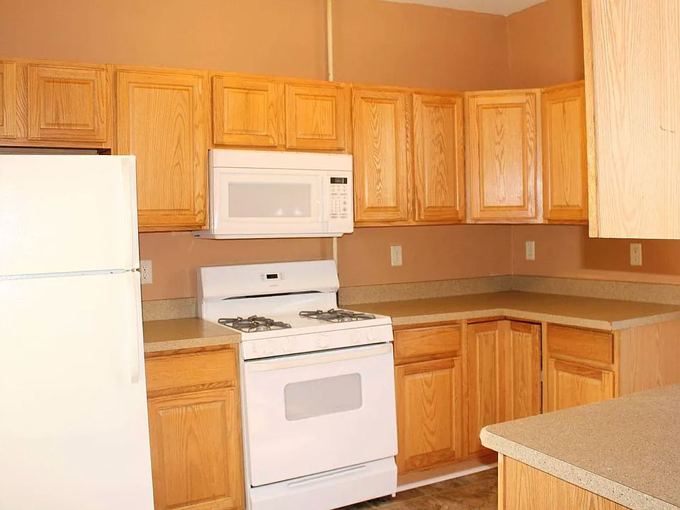 1st image of 861 Marion St #1