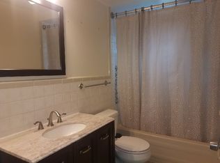 243 N Hill Cir, Rochester, MI 48307