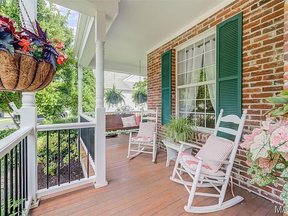 5th image of 282 Dickens Farm Ln