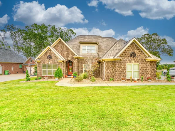 127 Creekside Dr, Tuscumbia, AL 35674