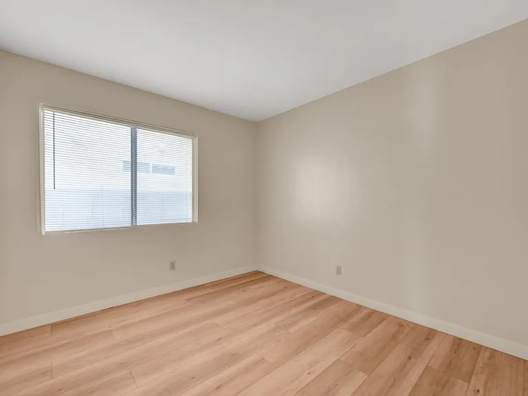 2092 Crowley Way — Photo 10