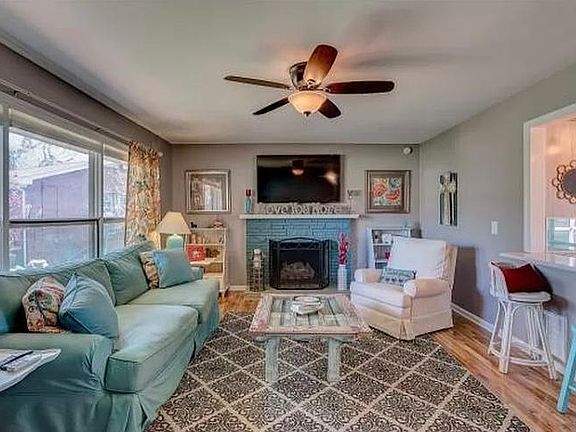 4th image of 2106 Greenbriar Cir