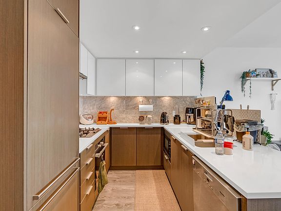 5th image of 110 Switchmen St #908