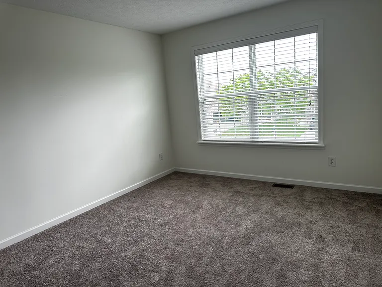 2363 Shadow Bend Dr — Photo 12