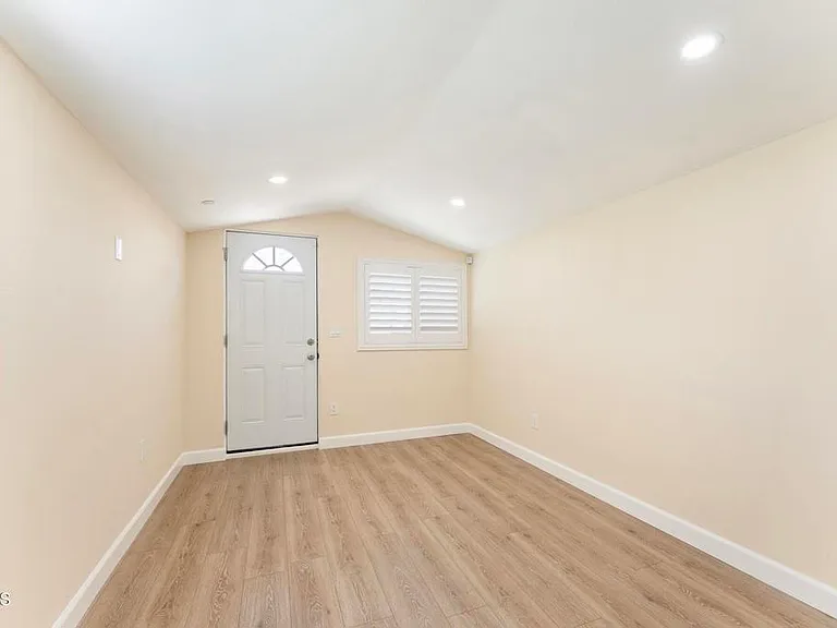 1129 La Puerta St #1129 — Photo 4
