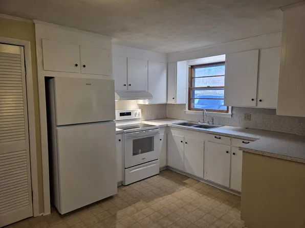 582 Woodland Cir, Bristol, VA 24201