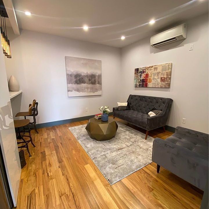 1st image of 240 Montrose Ave #2B