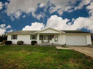 8925 E 1210th Rd, Effingham, IL 62401