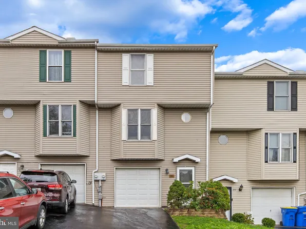 263 Chartwood Dr, Harrisburg, PA 17111