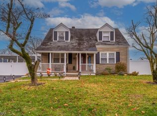 1115 Dukes Pkwy E, Manville Boro, NJ 08835