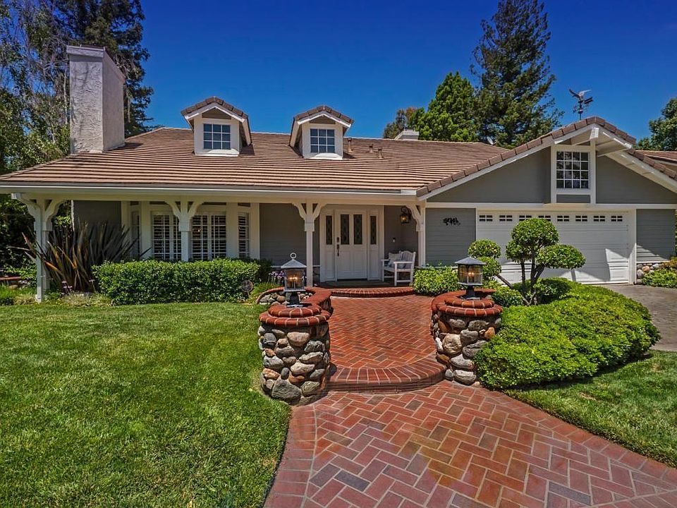 29333 Fountainwood St Agoura-large-001-3