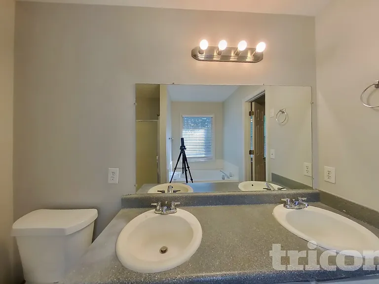 1911 Kevin Dr SE — Photo 8