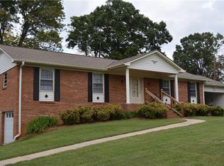 118 West St, King, NC 27021