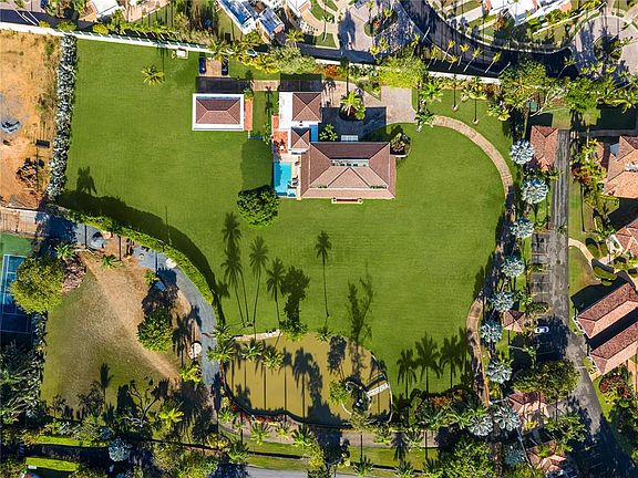 2nd image of 800 THE REDONDA ESTATE