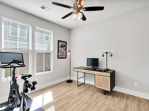 5th image of 618 N 6th Street