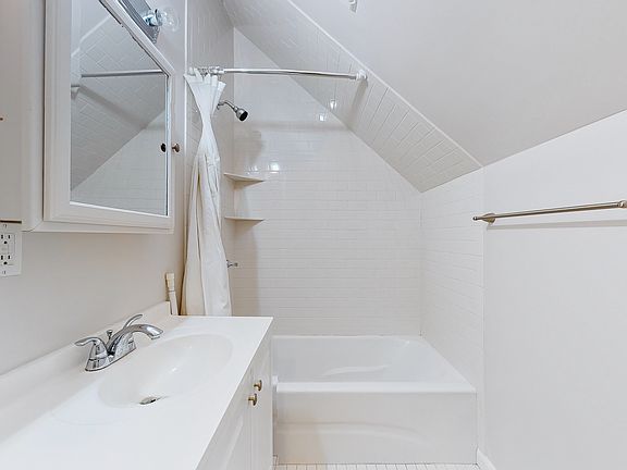 5th image of 22 Winchester Ave #2
