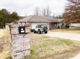 154 Groton St, Hollister, MO 65672
