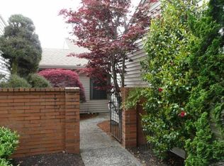 9560 SW Lakeside Dr, Tigard, OR