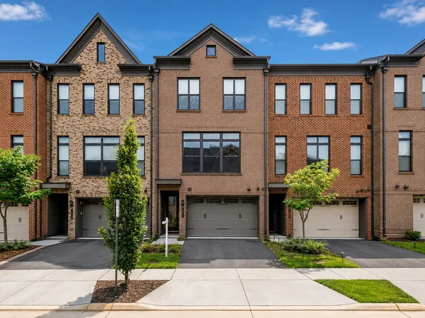 4571 Tanoak Way, Fairfax, VA 22030