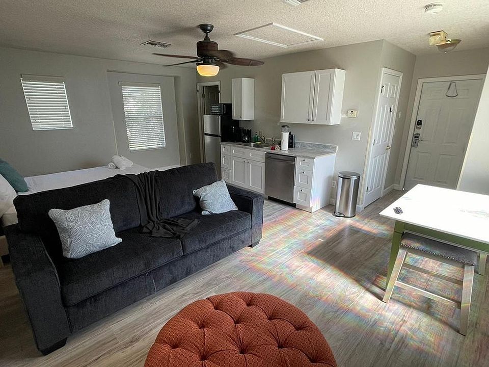 1st image of 1432 Fairview Cir #Id1059175p