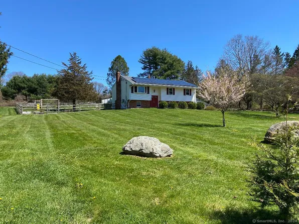 135 West Road, Colchester, CT 06415