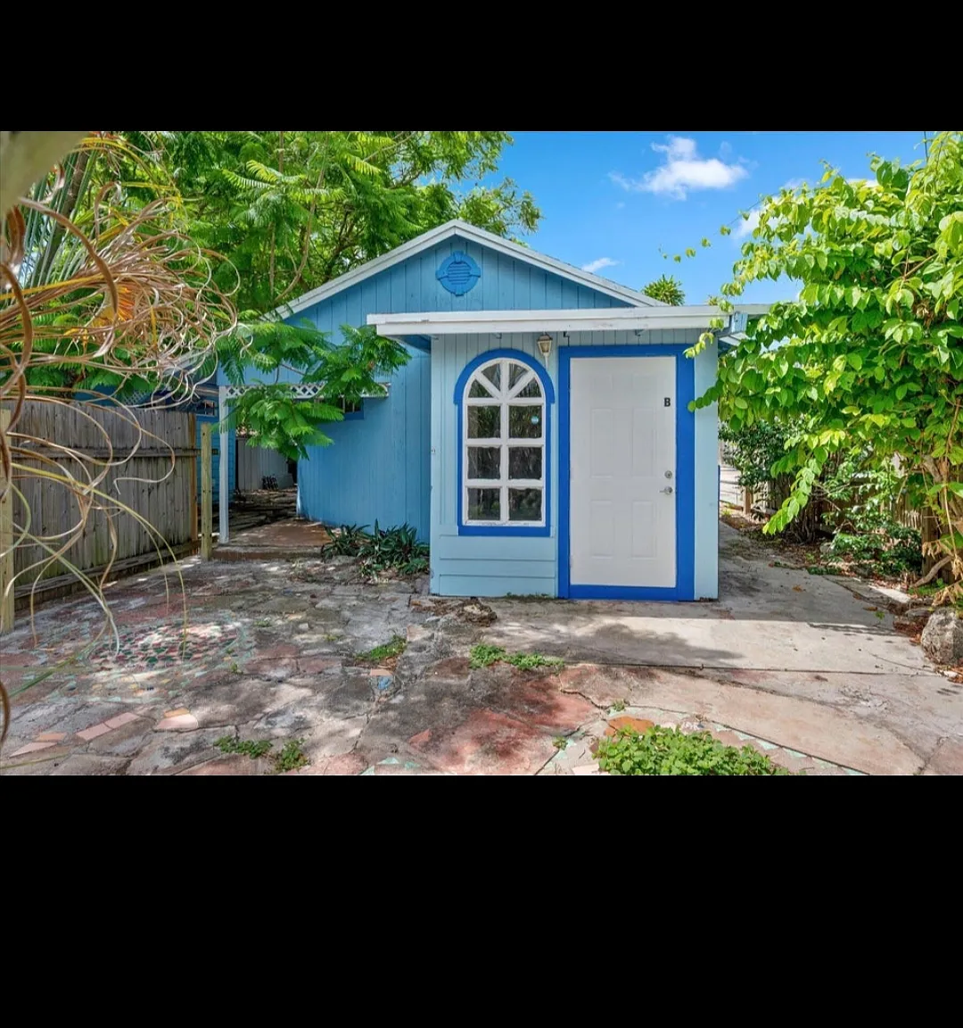 714 W Lakewood Rd — Photo 1