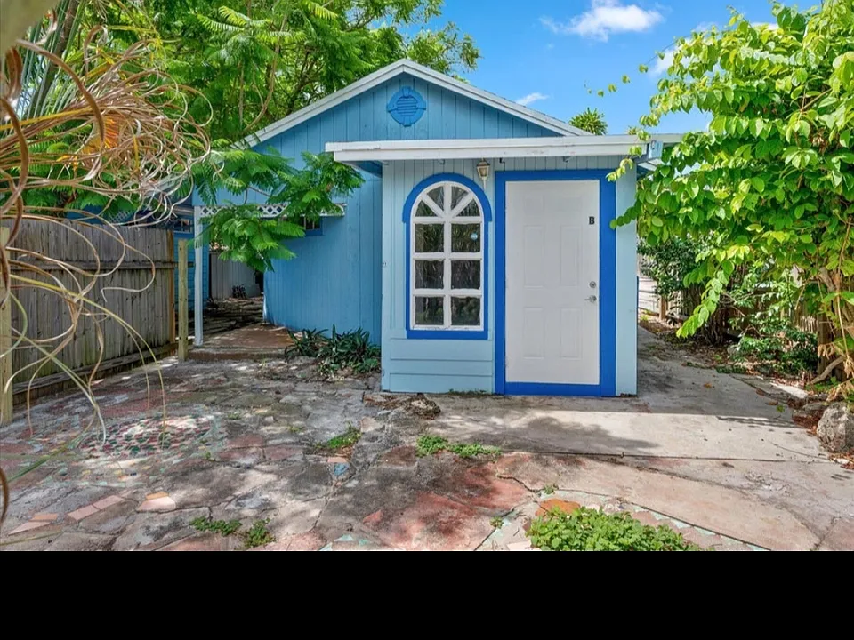 714 W Lakewood Rd