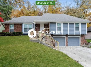 517 N Clayview Dr, Liberty, MO 64068