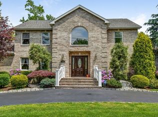 844 Wood Ave, Colonia, NJ 07067