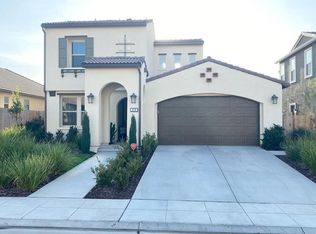 224 Crescent Ln, Madera, CA 93636