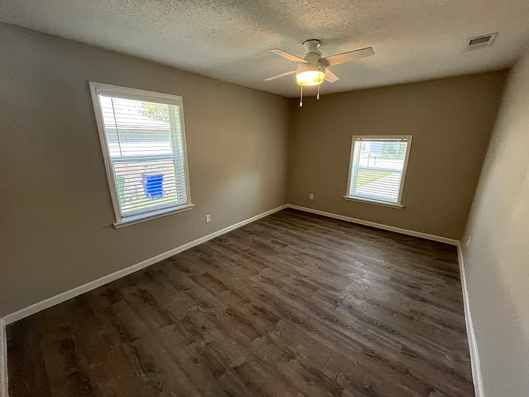 12904 Mitchell Dr — Photo 15