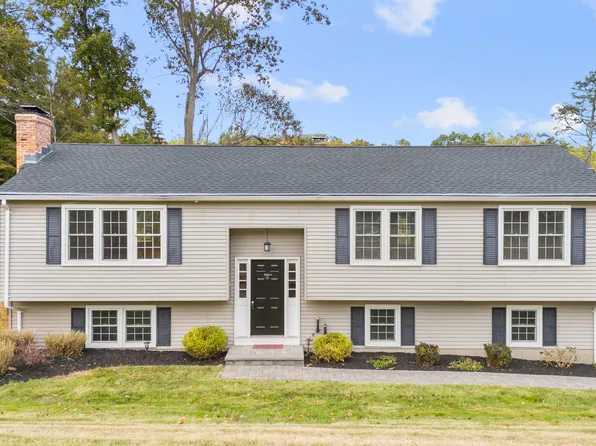 8 Honeycomb Lane, North Haven, CT 06473