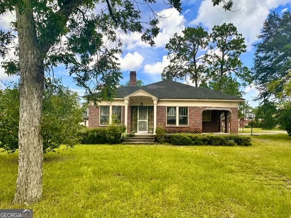 609 Holly St, Waycross, GA 31501