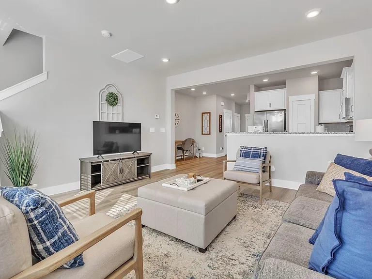 119 Shallons Dr — Photo 8